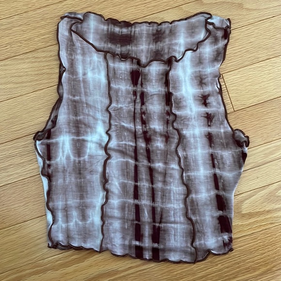 ✨3/$20 SHEIN Brown Tie Dye Crop Top - Picture 3 of 4